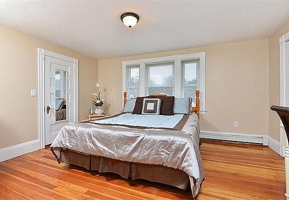 3rd image of 35 Park Ave
