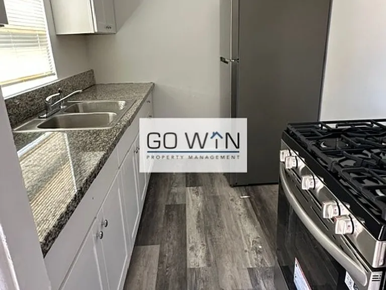 2310 E Roosevelt St — Photo 2
