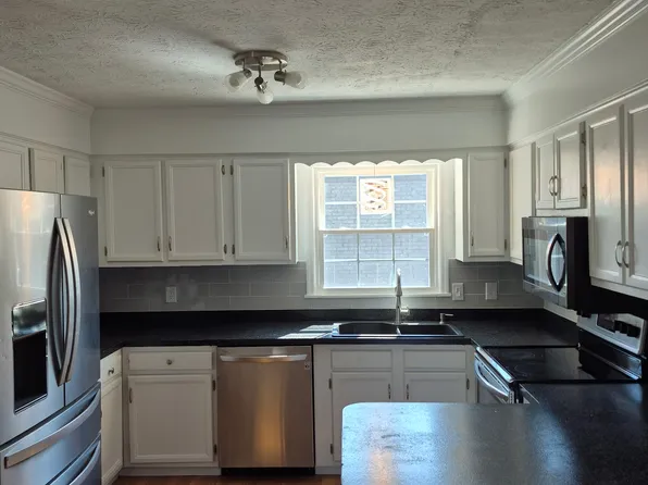 107 Oakwood Dr, Nicholasville, KY 40356