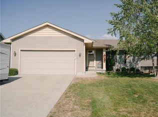 6572 SE Sunsplash Dr, Pleasant Hill, IA 50327
