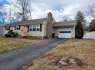 3 3rd St, Barrington, RI 02806