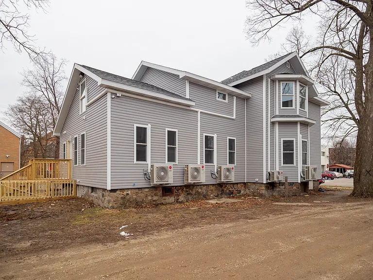 437 W Cedar St #C — Photo 4