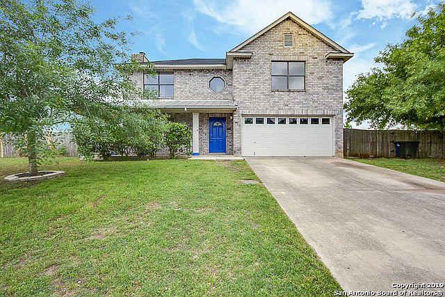 1st image of 715 Pinehurst Dr