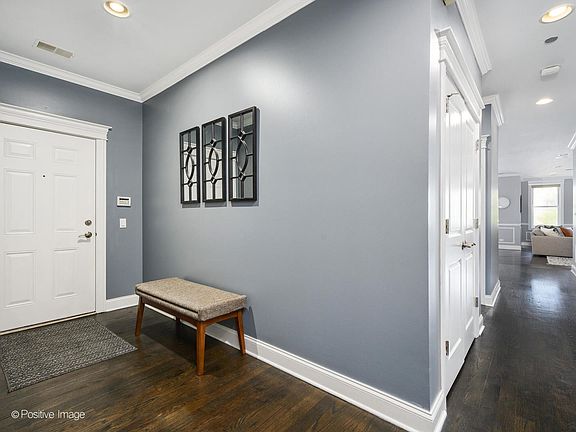 2nd image of 3823 N Ashland Ave #301