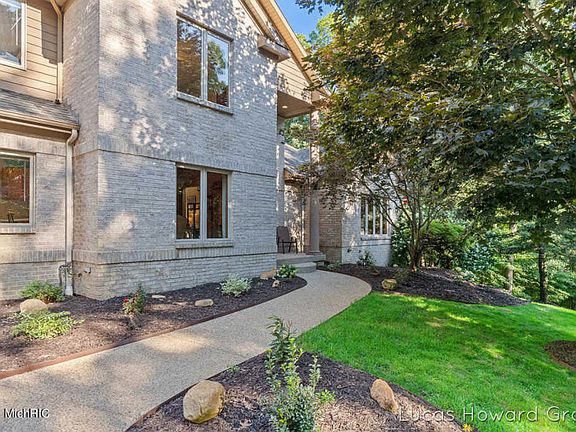 5th image of 3369 Bluewater Pines Dr NE