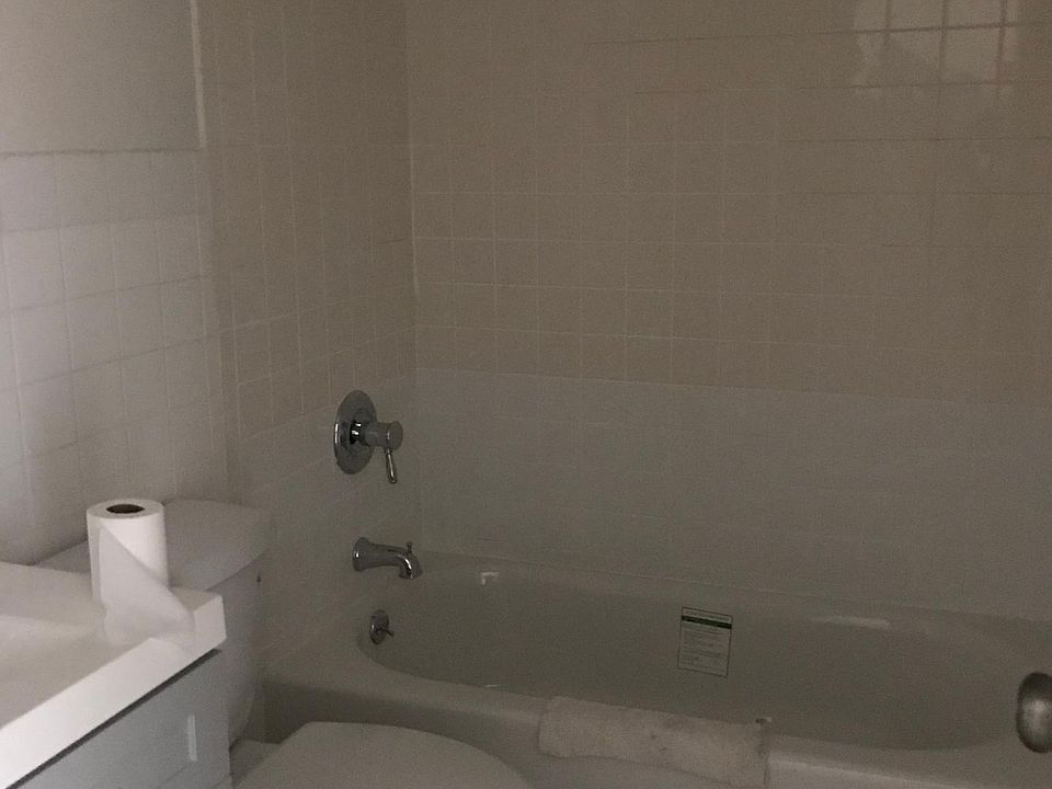 2nd image of 2525 Lodovick Ave