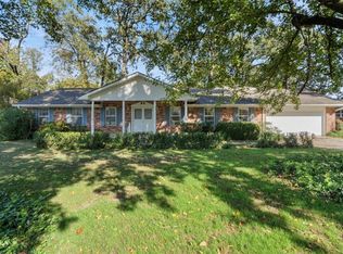 905 W Elgin St, Siloam Springs, AR 72761