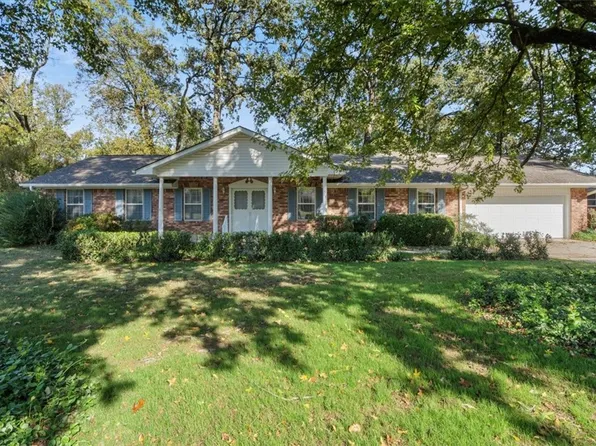 905 W Elgin St, Siloam Springs, AR 72761