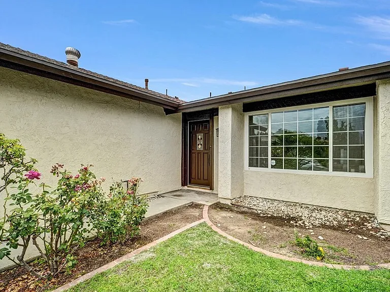 16560 Elm Haven Dr — Photo 2