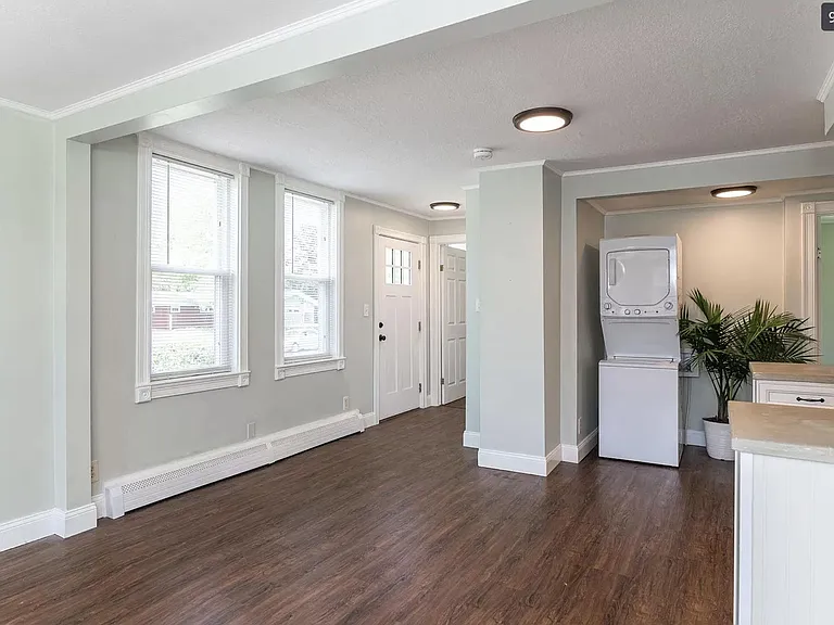 13 Main St #1 — Photo 3