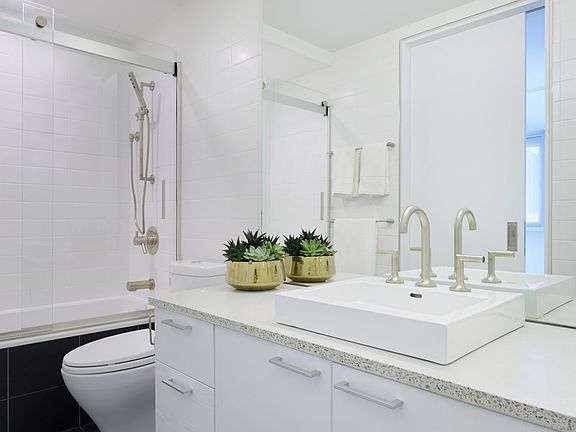 3rd image of 200 E 11th St APT 202