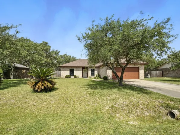 829 Redwood Ave, Rockport, TX 78382