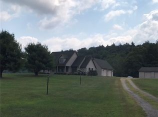 251 Thom Run Ln, Spring Creek, PA 16436