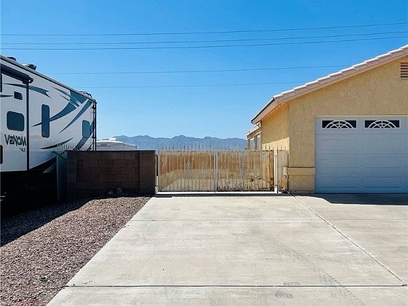 3rd image of 4057 S Dixon Drive
