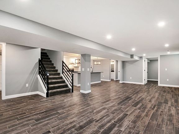 5th image of 1801 Elaine Dr #2