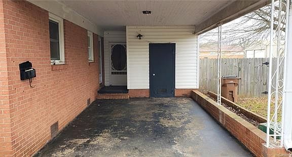 2nd image of 2795 Highland Dr