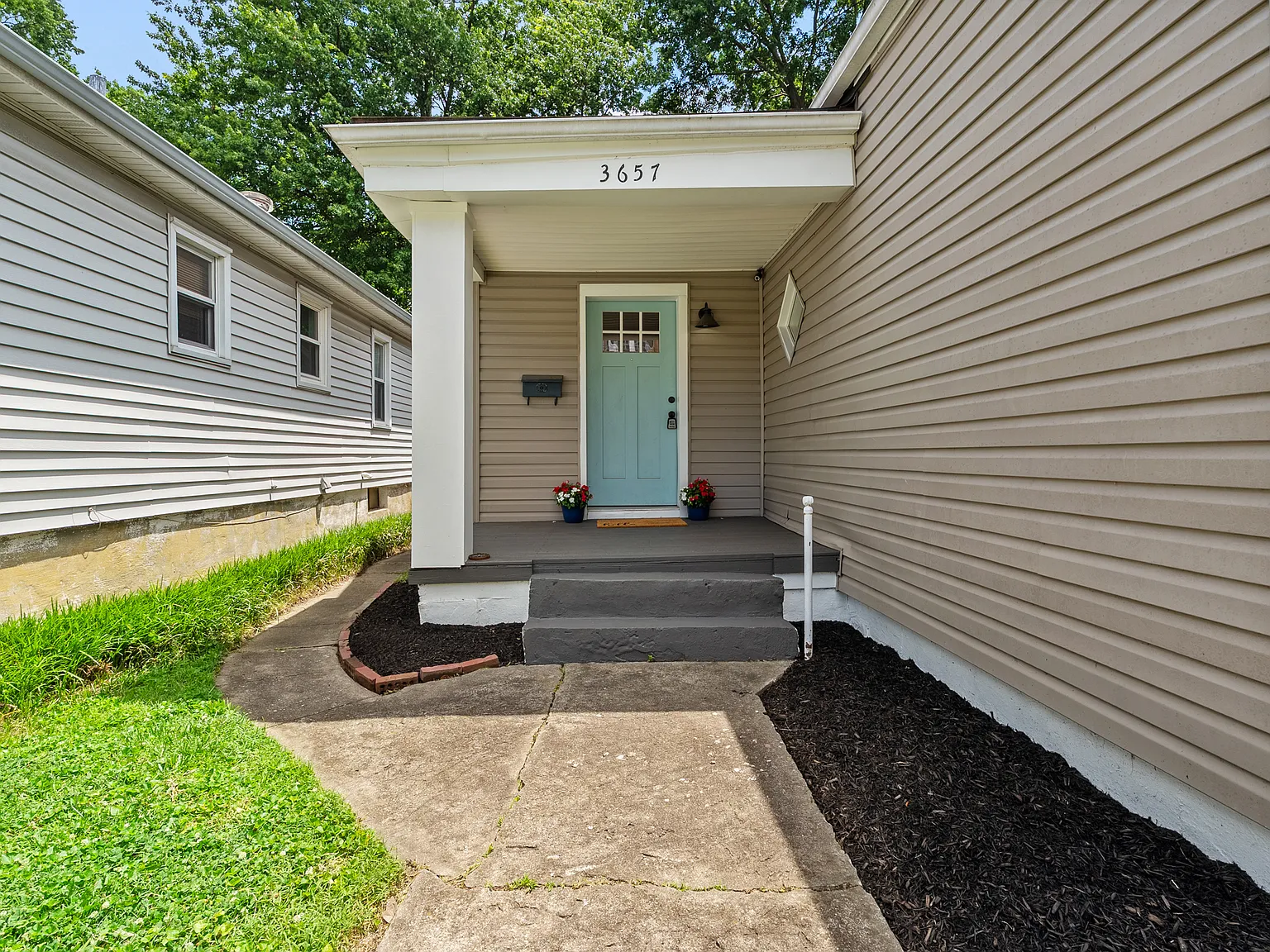 2 bed, 952 sqft, $1,550 — Photo 3