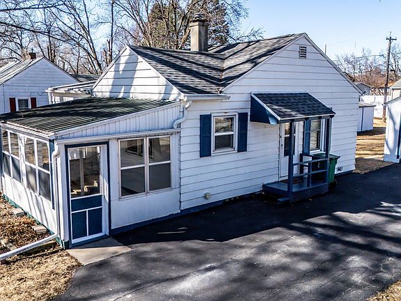 3rd image of 187 Toneff Dr