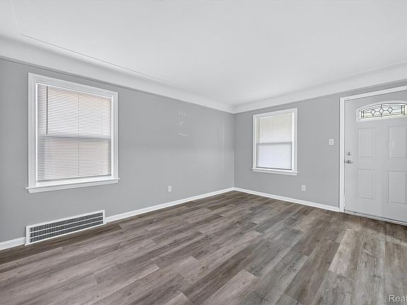 3rd image of 9943 Tecumseh