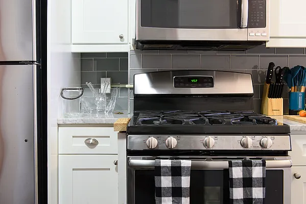 Rented by Urban Furnished LLC | media 4