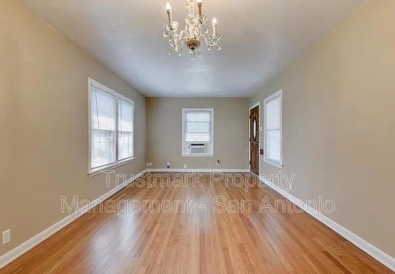 1322 W Malone Ave — Photo 3