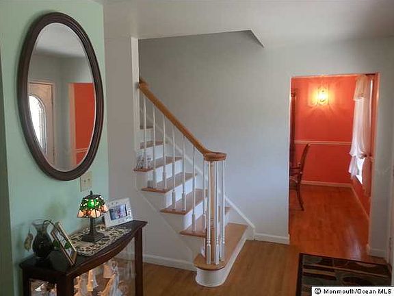 4th image of 11 Maplewood Ave