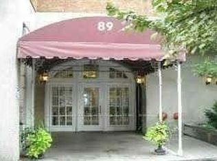 89 McCaul St #413, Toronto, ON M5T 2X3