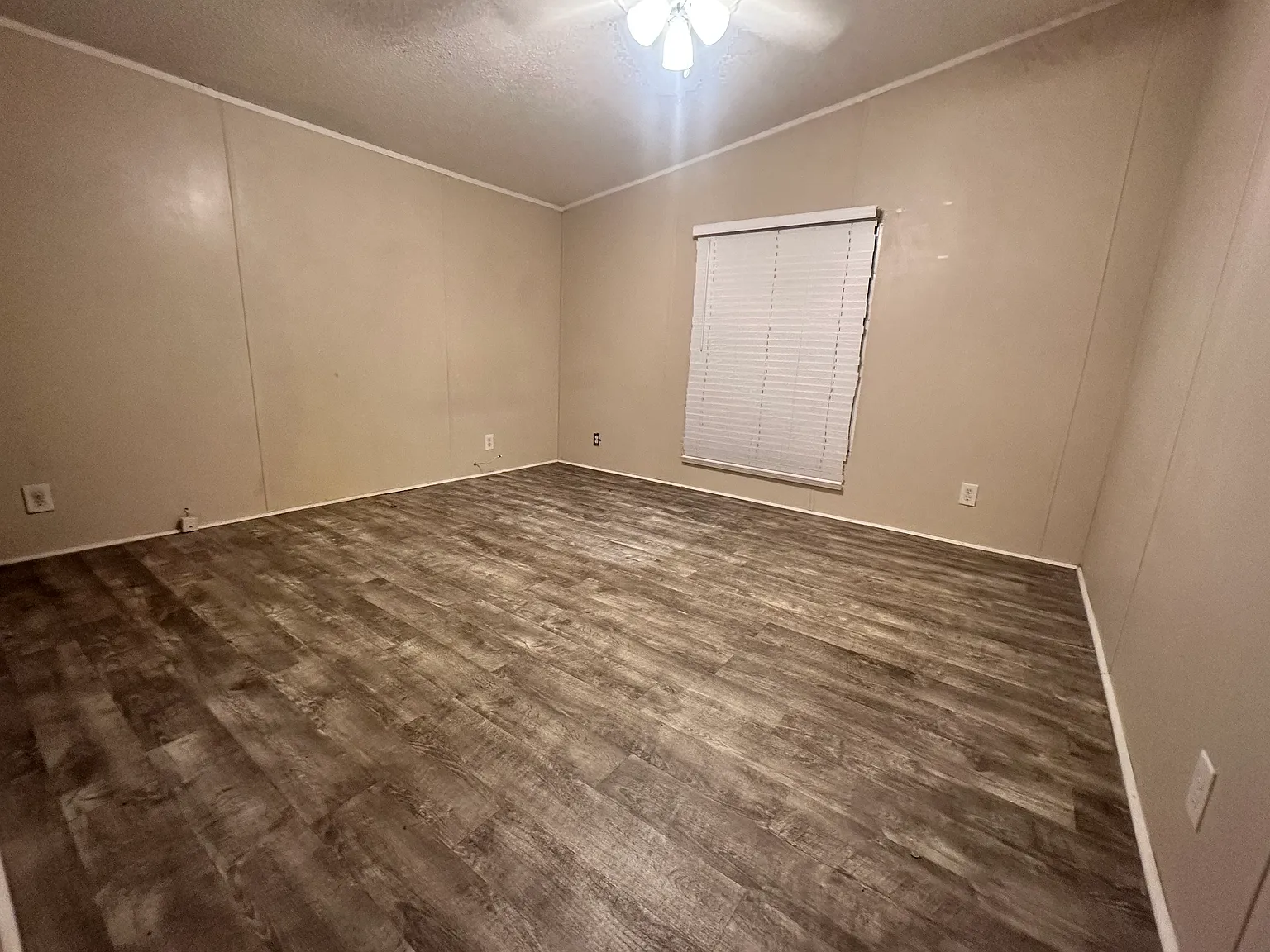 1 bed, 250 sqft, $950 — Photo 1