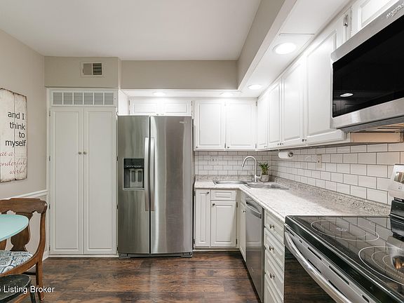 5th image of 1600 Gardiner Ln APT 116