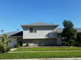 5658 W 83rd St, Burbank, IL