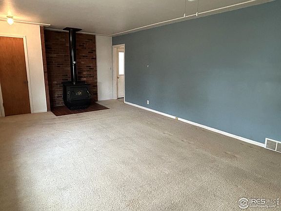 5th image of 123 Balsam St