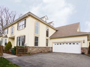 24 Brown Ct, Chester, NJ 07930