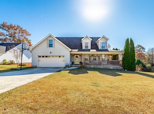 1052 Trojan Run Dr, Soddy Daisy, TN 37379