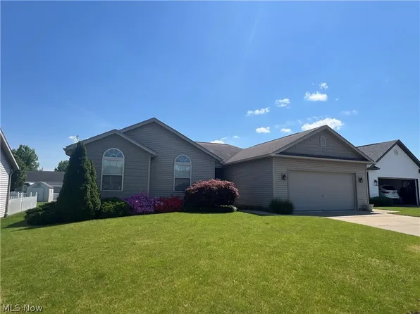 428 Cypress Cir SE, New Philadelphia, OH 44663