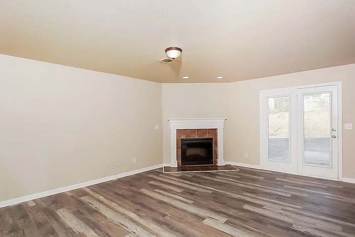 203 Whitestone Dr NE — Photo 4