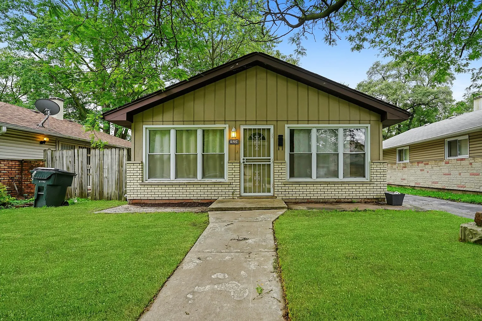 15234 Dante Ave photo 1