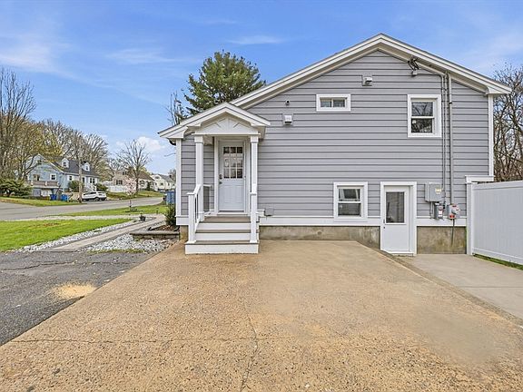 3rd image of 14 Lewis Rd