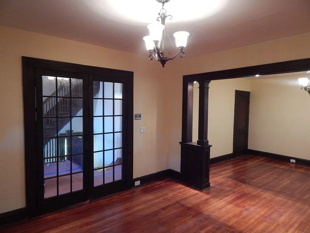 Front Entrance - 433 Ellsworth St #2