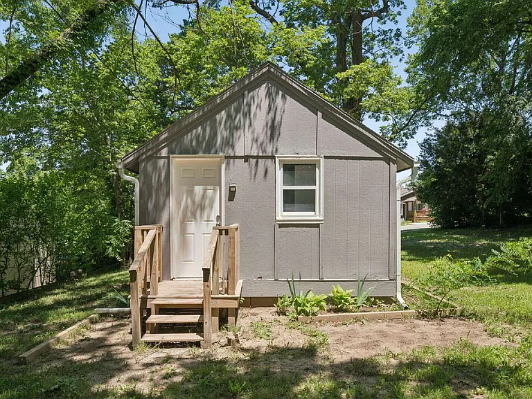 33225 W 83rd St — Photo 25