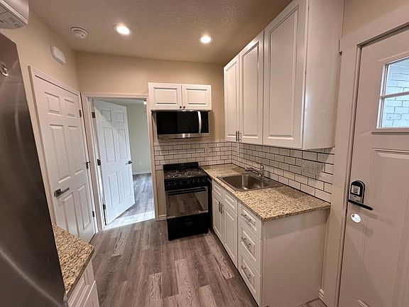 3rd image of 847 Barnett Ave APT 2