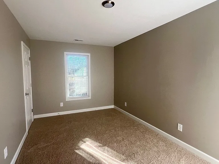 317/319 E. Gilbreath Street — Photo 25