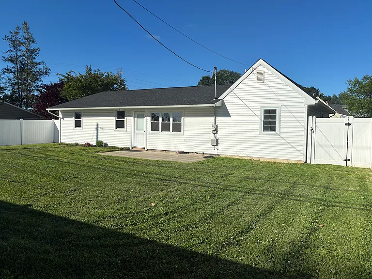 240 Goldenridge Dr — Photo 15