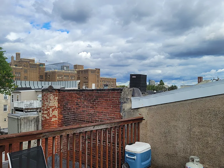 1207 Carpenter St #B — Photo 6