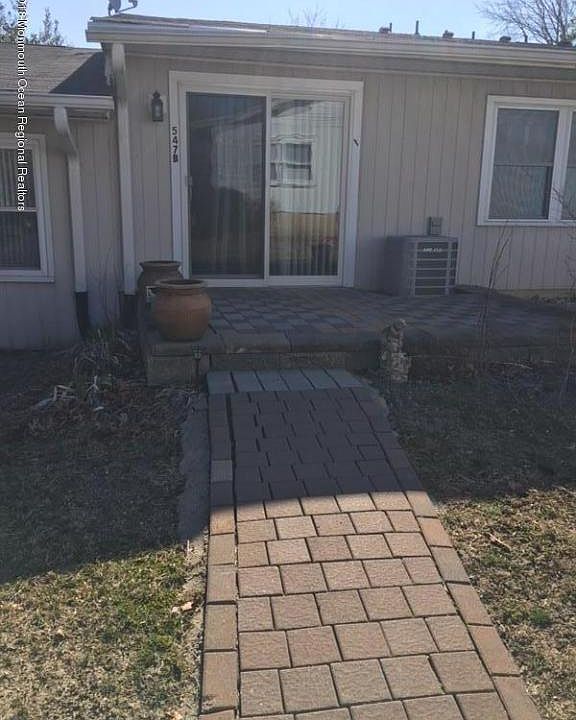 1st image of 547B Sheffield Ct #100B