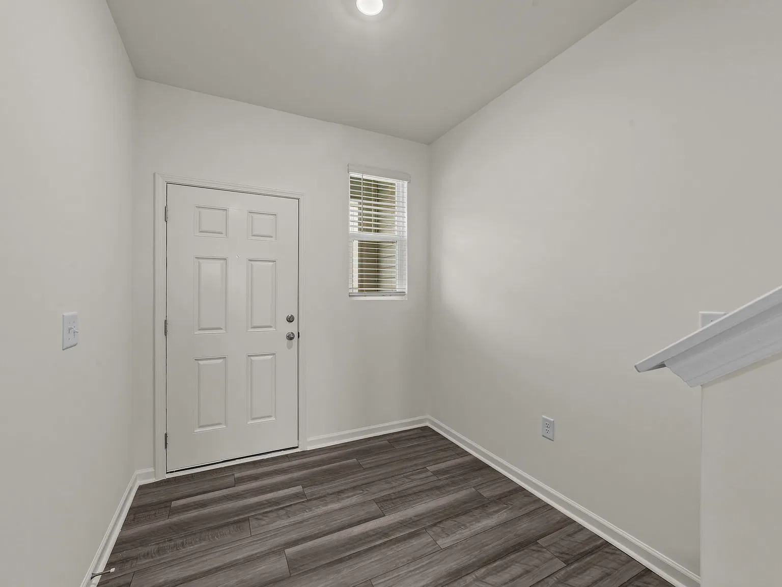 3 bed, 2.5 bath, 1386 sqft, $1,850 — Photo 3