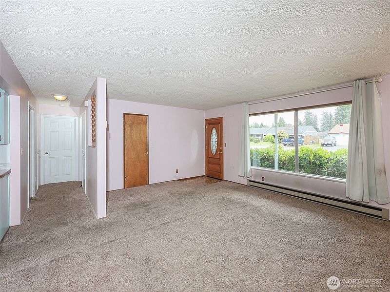 5th image of 9314 44th Drive NE