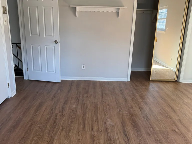 320 Lockridge Ln #320 — Photo 5