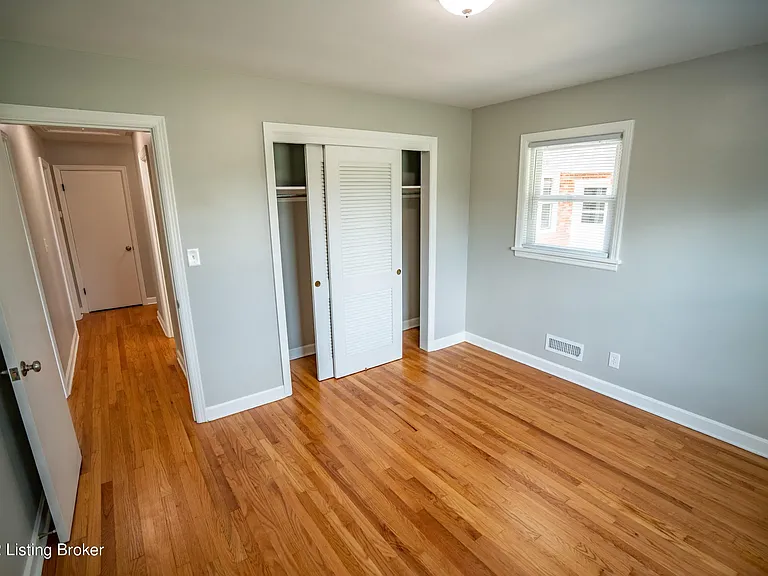9008 Haviland Ave — Photo 16