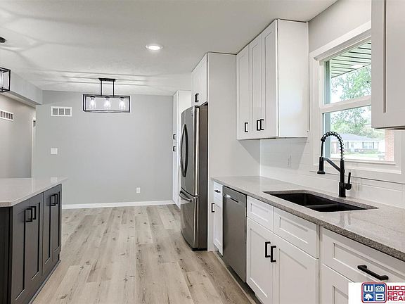 5th image of 10111 N 146th St