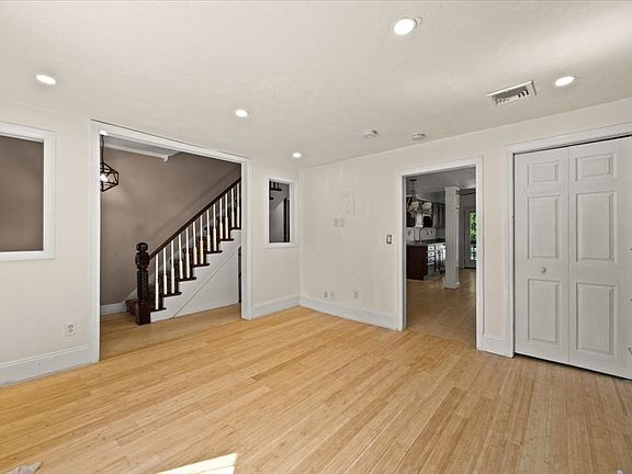 3rd image of 69 Front St